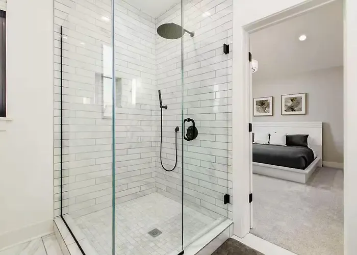 Jungle House Designer Residences - Downtown Columbus