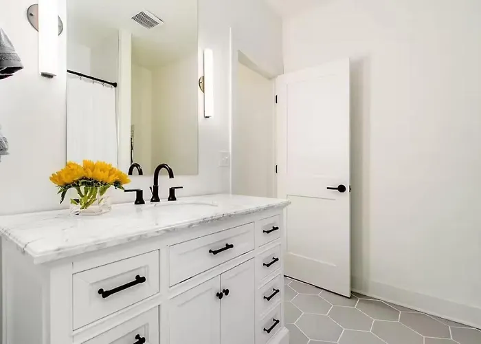 Jungle House Designer Residences - Downtown Holiday home Columbus