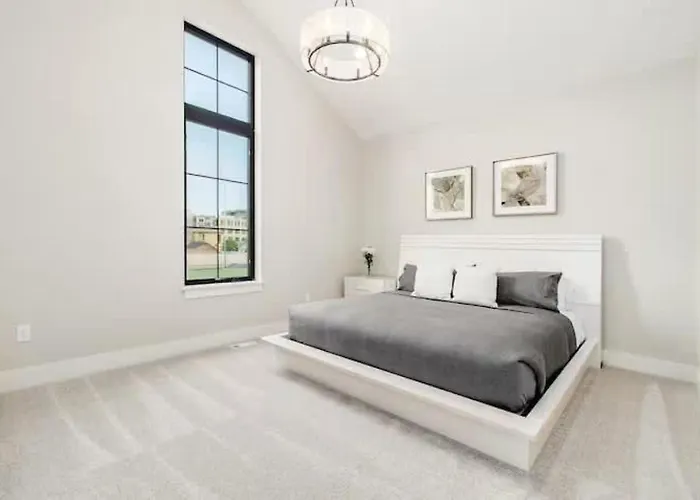 Jungle House Designer Residences - Downtown * Columbus