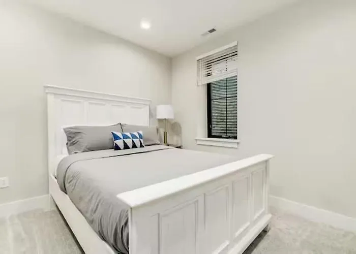 Jungle House Designer Residences - Downtown Columbus