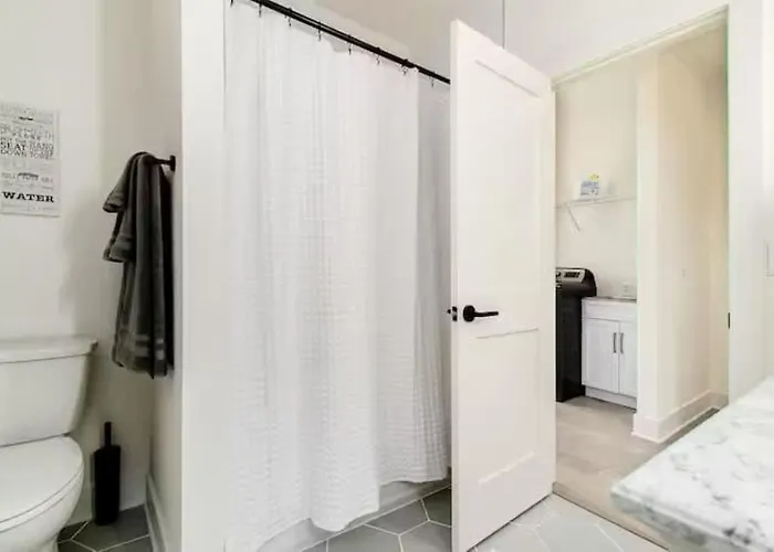Jungle House Designer Residences - Downtown Columbus