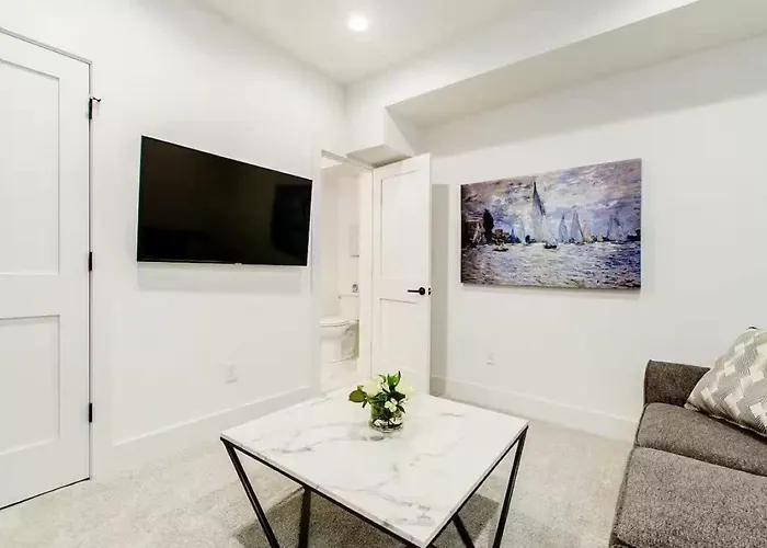 Jungle House Designer Residences - Downtown * Columbus