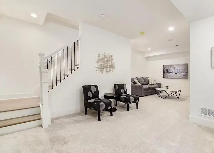 Jungle House Designer Residences - Downtown