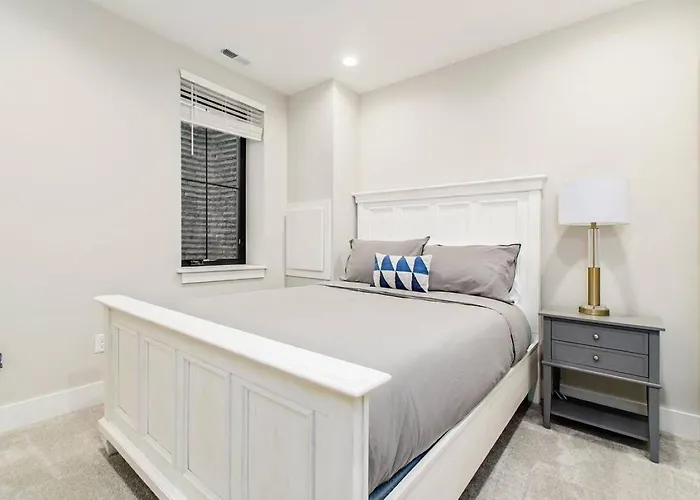 Jungle House Designer Residences - Downtown * Columbus