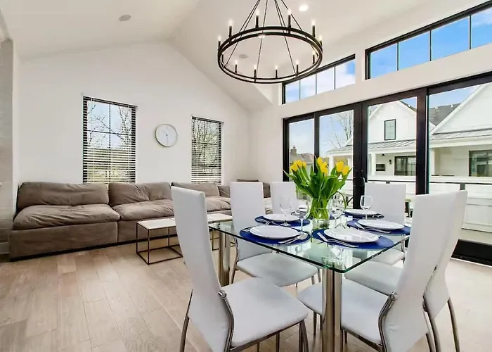 Jungle House Designer Residences - Downtown