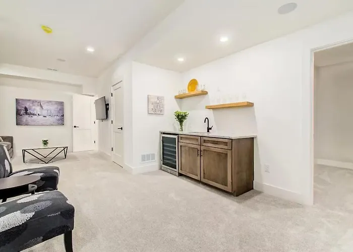 Jungle House Designer Residences - Downtown * Columbus